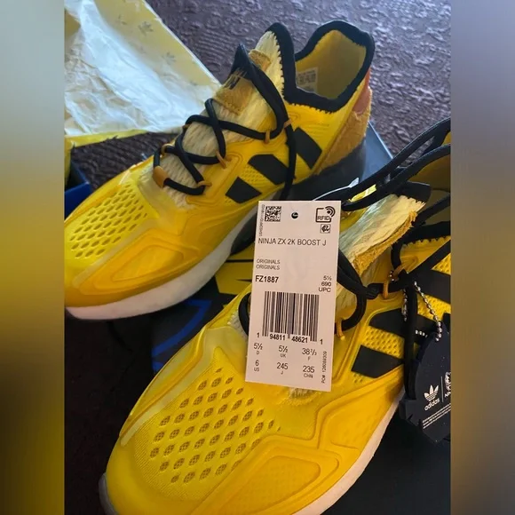 Adidas Ninja. NWT and box. Size 6 big kids.